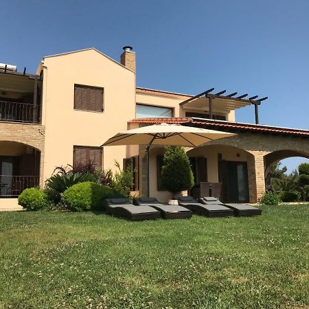 M Varkes Villa ネア・ムダニア エクステリア 写真