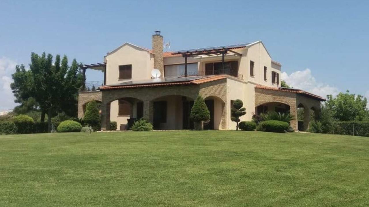 M Varkes Villa ネア・ムダニア エクステリア 写真